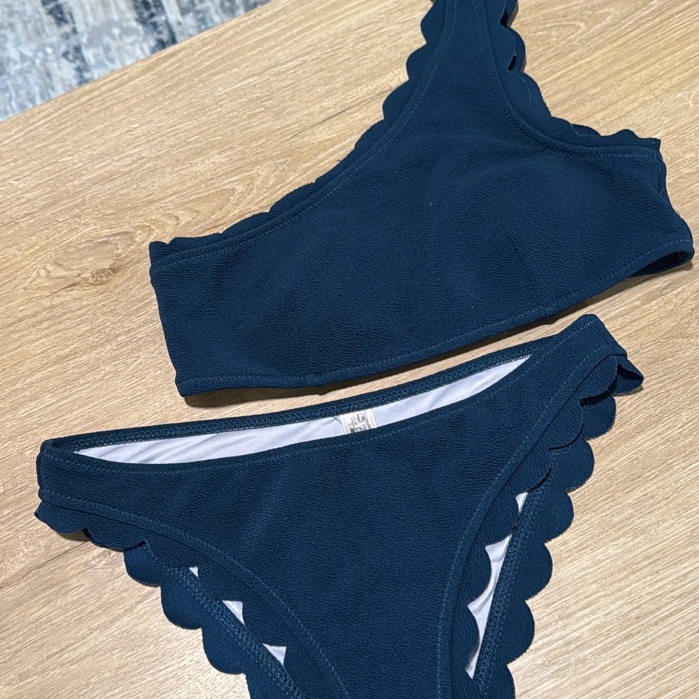 Cupshe Dark Blue Scalloped Bikini Set